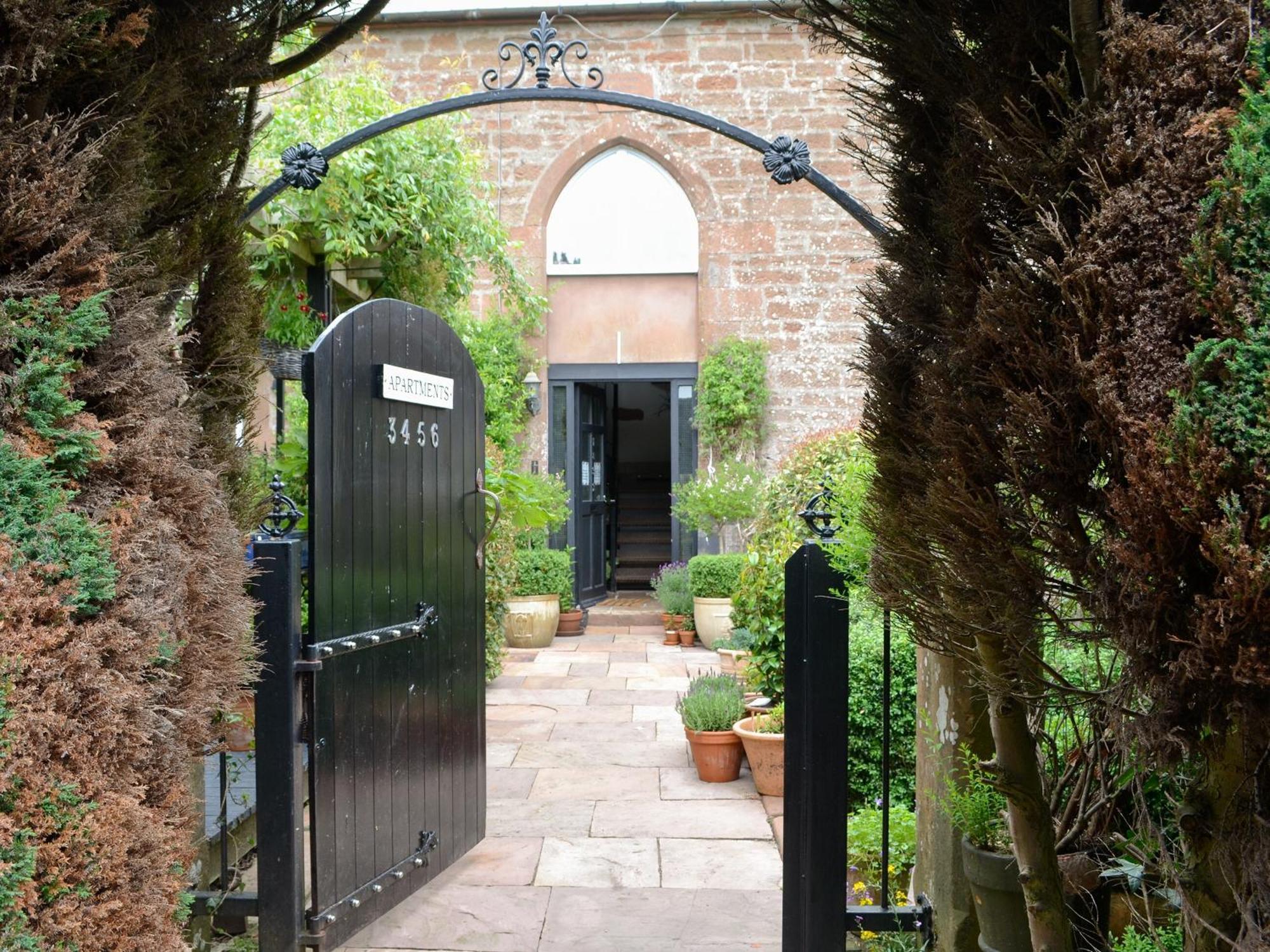 5 Church Square Rigg Exterior photo