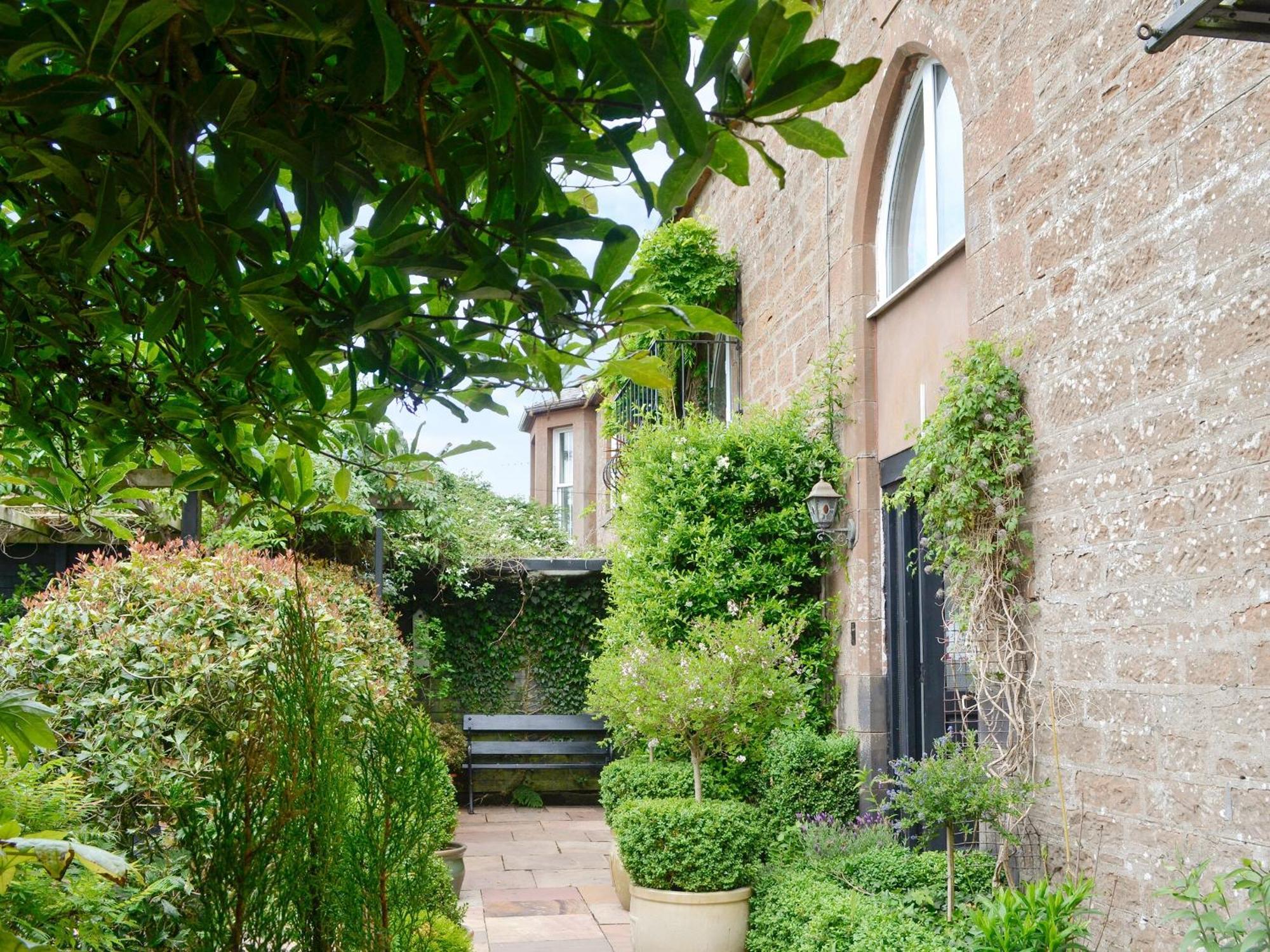 5 Church Square Rigg Exterior photo